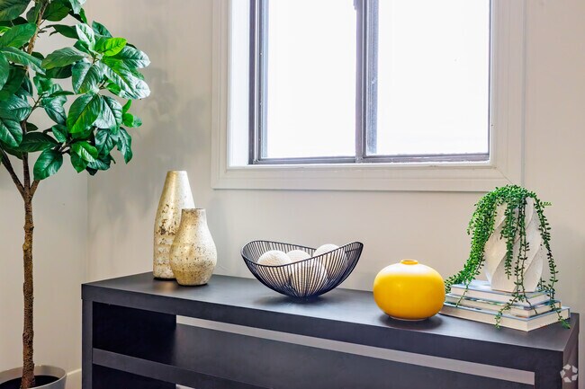 2BR, 1BA - Model Suite - 80 Orenda Ct