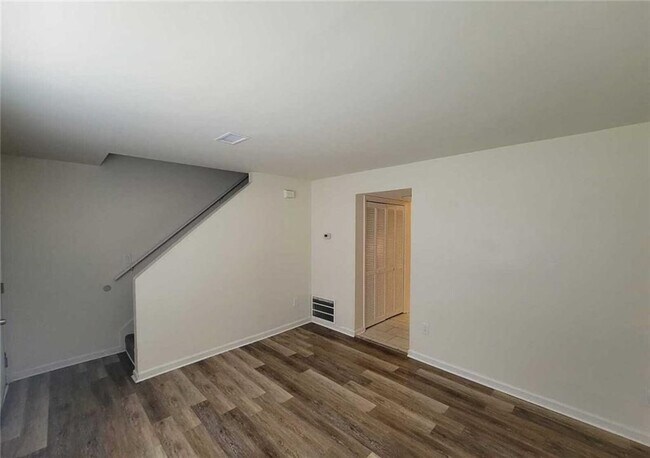 Photo - 432 Atwood St SW