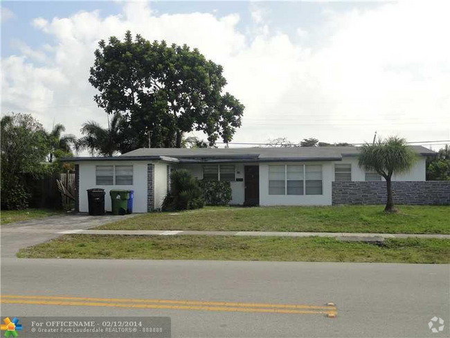 Building Photo - 19 NW 36th Ct Rental