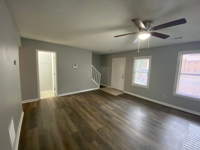 Photo - 5600 Windwood Rd