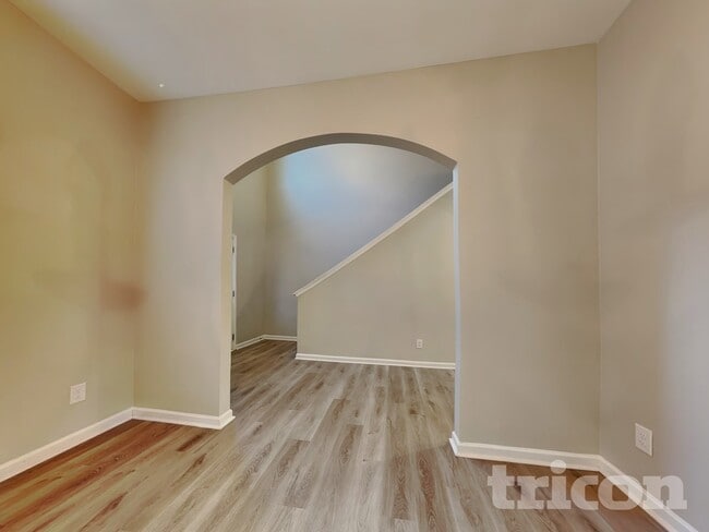 Photo - 452 Shady Glen