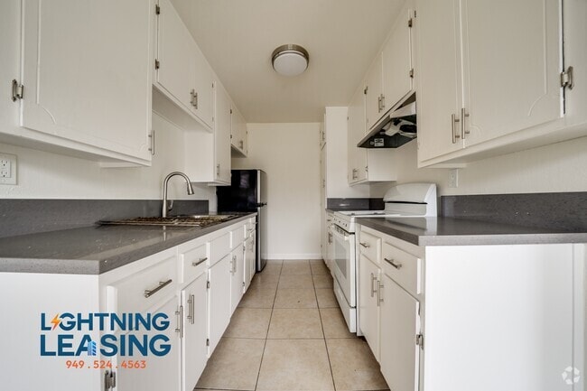 Building Photo - 8140 Langdon Ave Unit 27D Rental