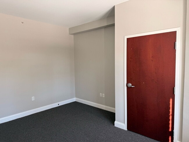 Photo - 210 Farmington Ave Unit 306