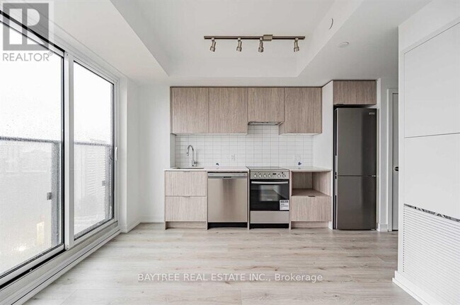 Photo - 395 Bloor St E Unit 1609