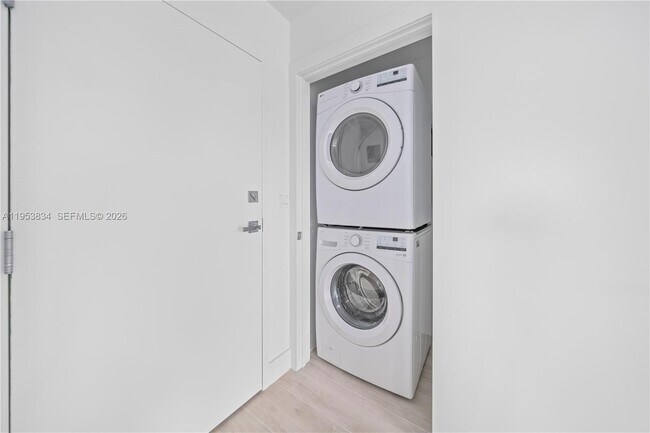 Photo - 32 NW 14th Ave Unidad 403