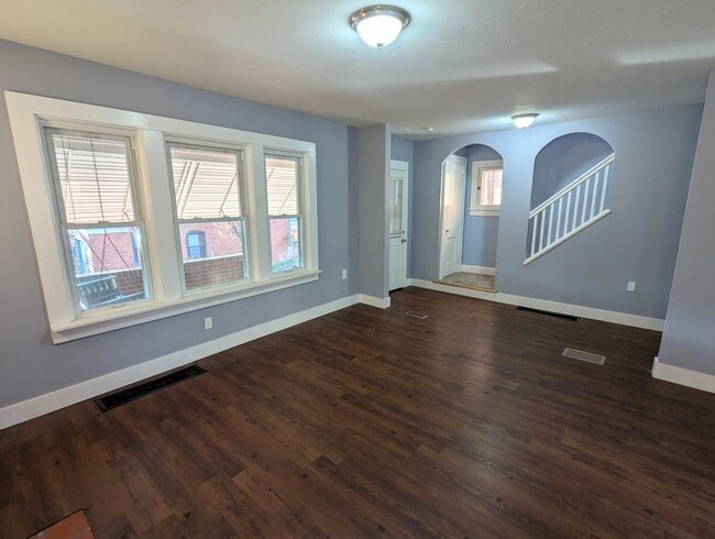 Photo - 3 Bedroom 1.5 Bathroom House (Greenfield)