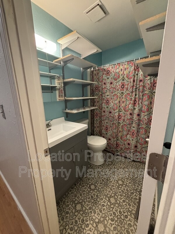 Photo - 1905 W 3rd St