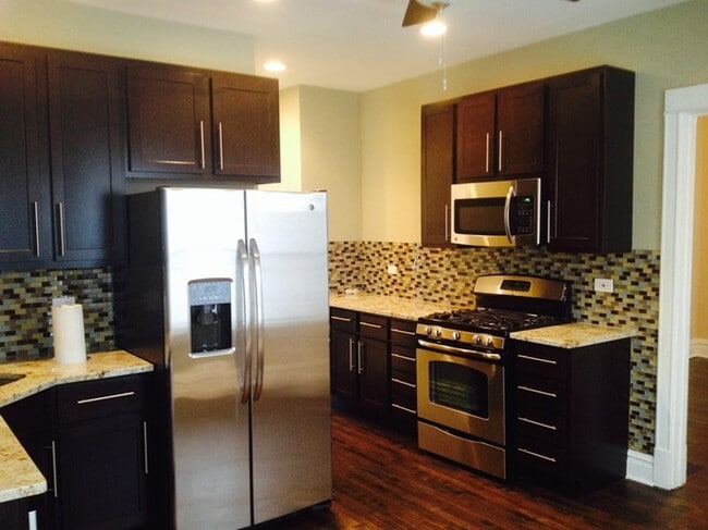 Photo - 2960 N Elston Ave Unidad 2960 Elston