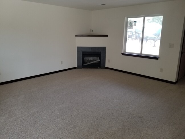 Photo - W206N16097 Stonebrook Dr Unit 2 Bedroom