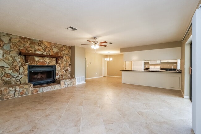 Photo - 1266 Bentley Ave