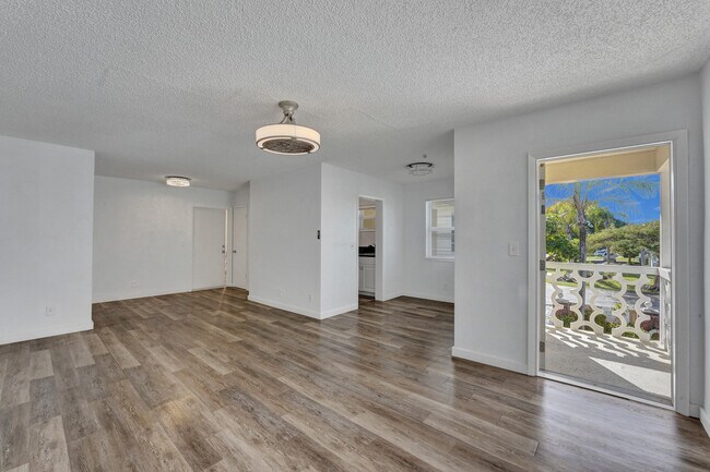 Photo - 2591 NE 55th Ct Unidad 204