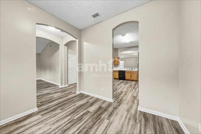 Photo - 2793 Crumplehorn Ln