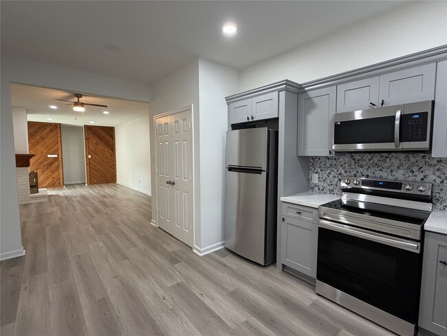 Photo - 6401 Deihl Rd Unit 606