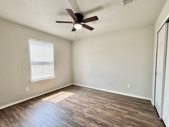 Photo - Amazing 4 Bedroom Home!