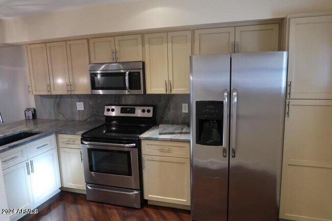 Photo - 2201 W Union Hills Dr