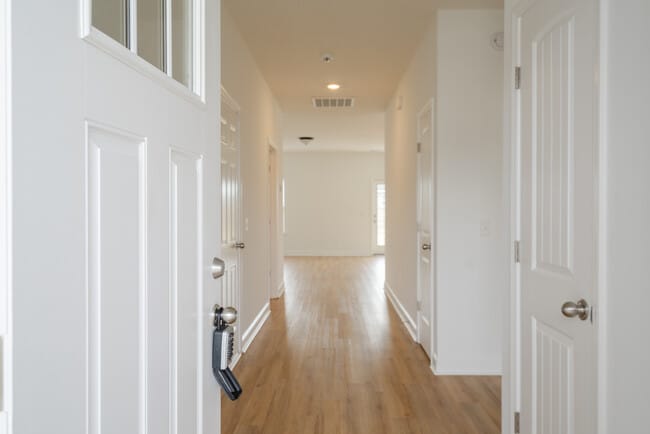 Photo - 380 Mcclelland Lp NE