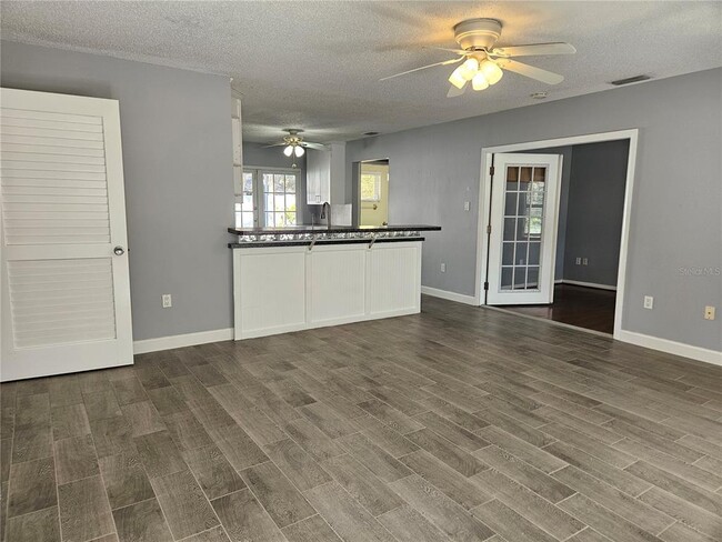 Photo - 272 Loyola Rd