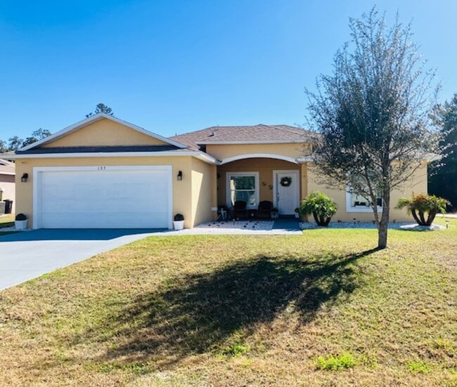 Building Photo - 197 Maple Dr