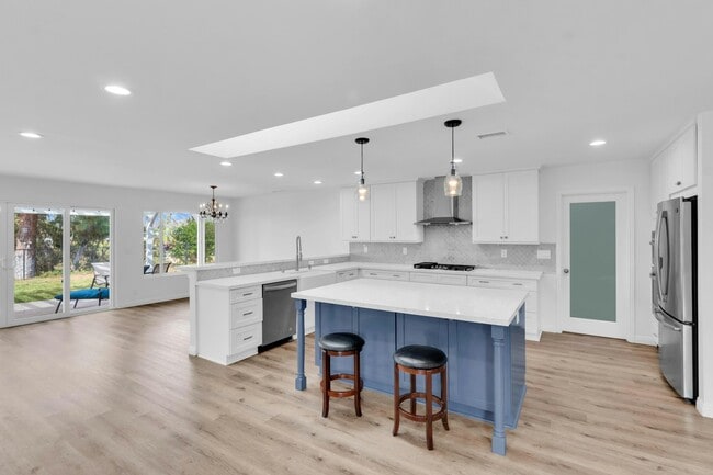 Photo - 5814 Bounty St