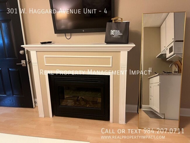 Photo - 301 W Haggard Ave