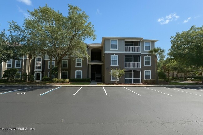 Building Photo - 10550 Baymeadows Rd Unit 205