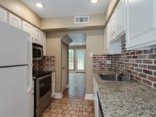 Photo - 12 Hyde Park Blvd Unit 6