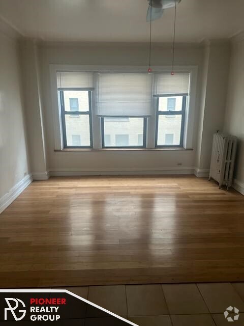 Building Photo - 5481 S Cornell Ave Unit 5480-222 Rental