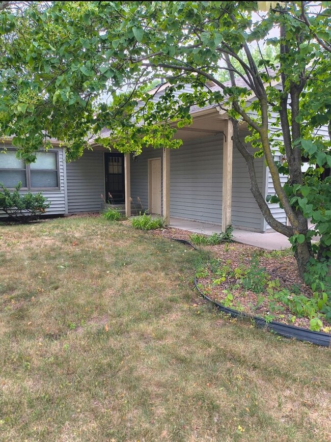 Building Photo - 1250 Silverwood Ct