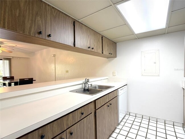 Photo - 3033 Camelot Dr Unit 303