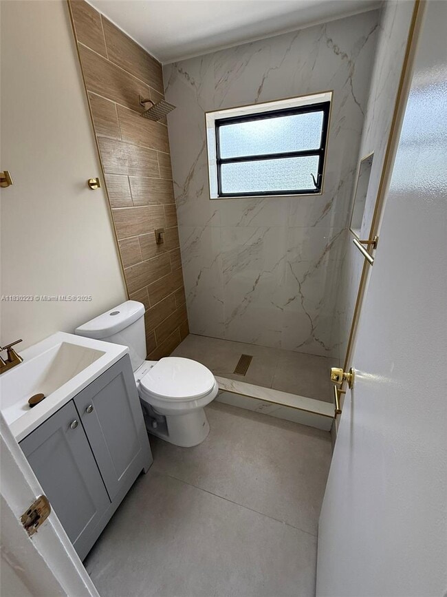 Photo - 750 S 61st Ter House