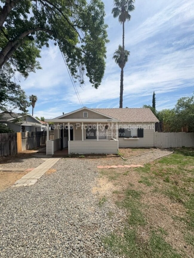 Photo - 4185 Selma Ave