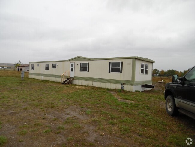 Building Photo - 3 bed /2 Bath Trailer on Large Lot Rental