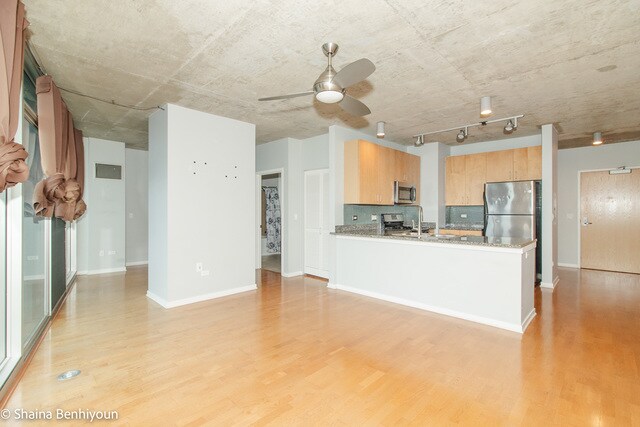 Photo - 611 S Wells St