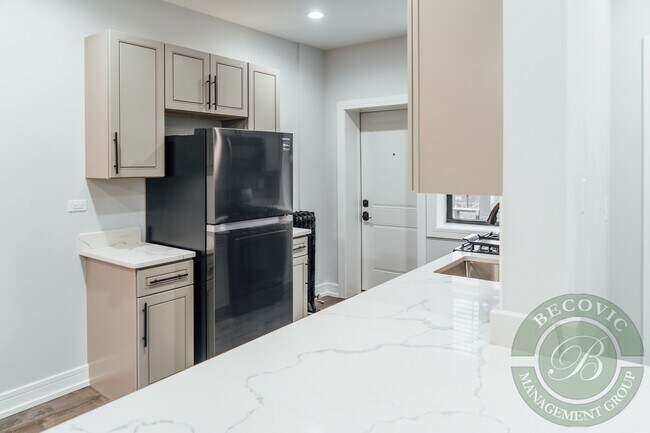 Photo - 6111 N Winthrop Ave Unit 3