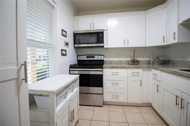 6020 NW 64th Ave Unit 108