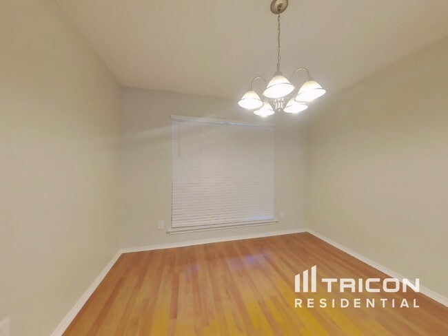 Photo - 2817 Laurel Hill Dr