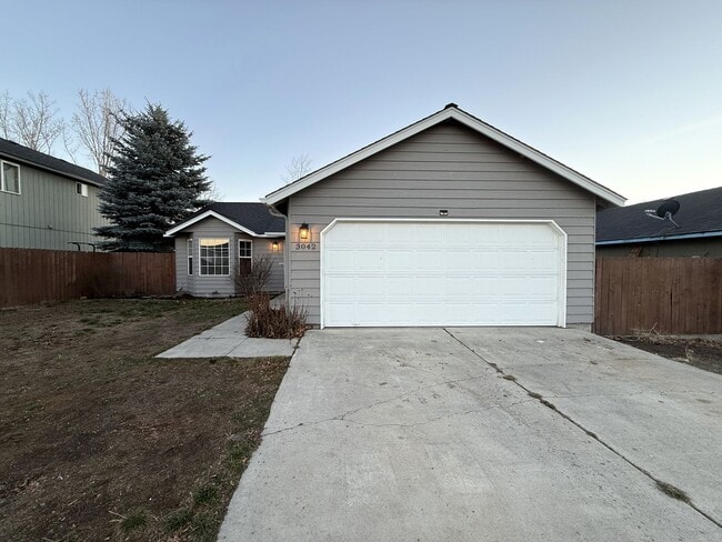 Photo - SCHEDULE A TOUR TODAY TO VIEW THIS BEAUTIFUL OPEN LAYOUT HOME IN REDMOND!!