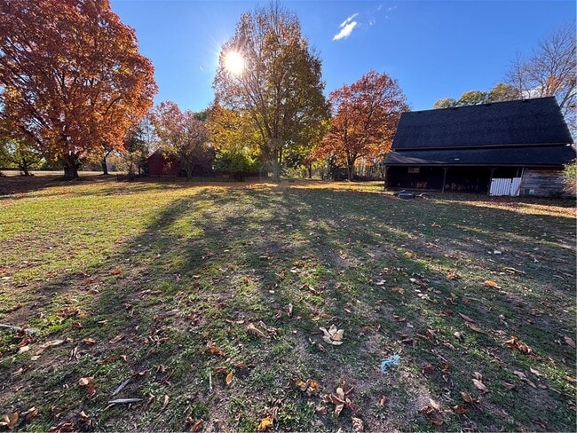 Photo - 930 W Bloomfield Rd