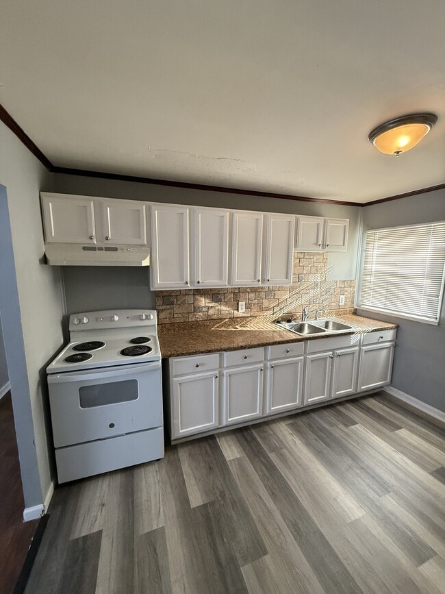 Photo - 4715 E 33rd St