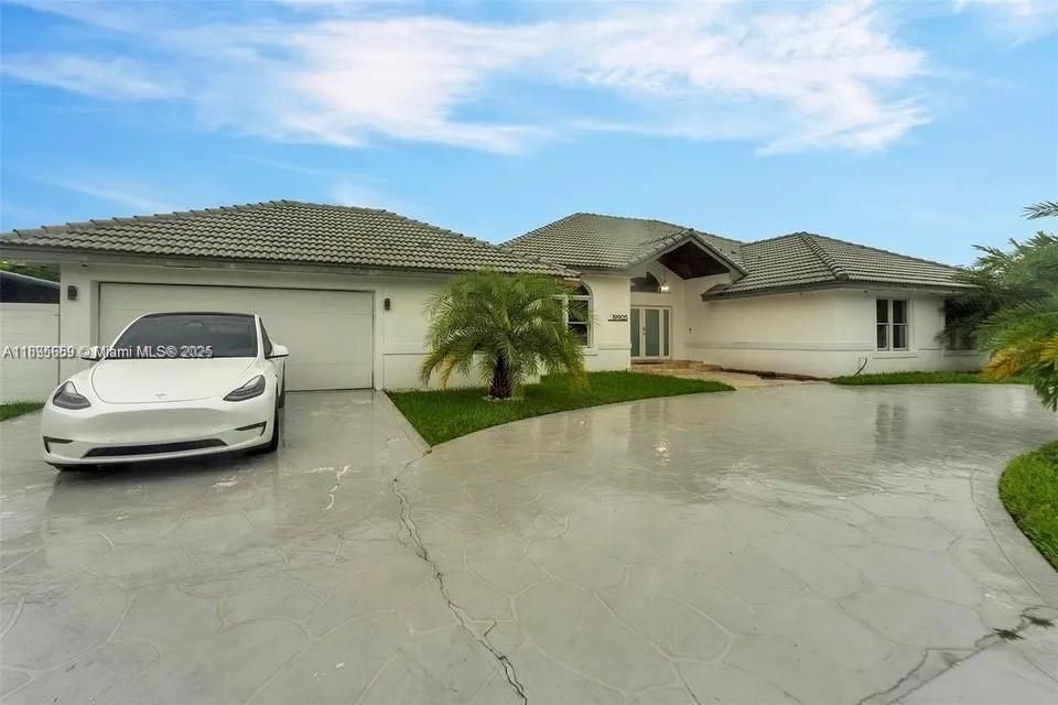 Photo - 19905 SW 135th Ave