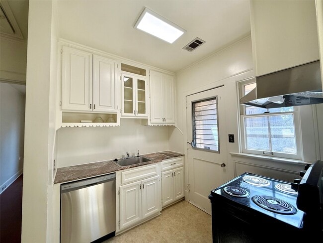 Photo - 101 S Brewer St