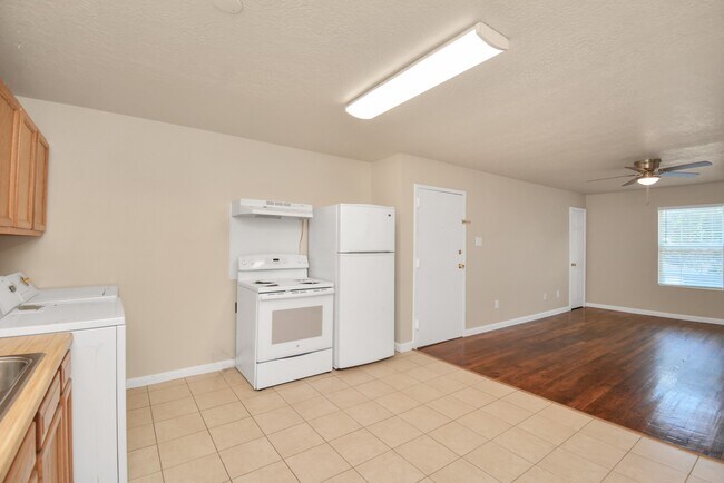 Photo - 500 W Pitts Ave Unidad 302