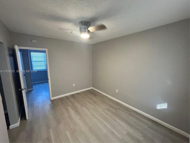 Photo - 1720 NW 1st Pl Unidad 2