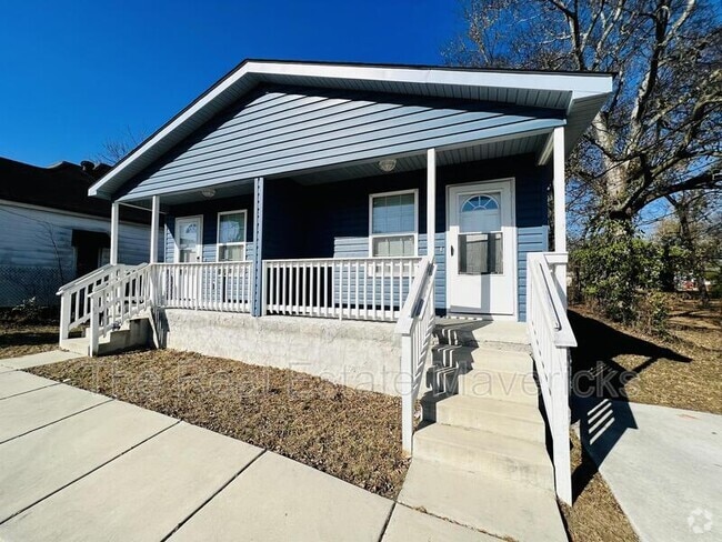 Building Photo - 311 N Holly St Rental