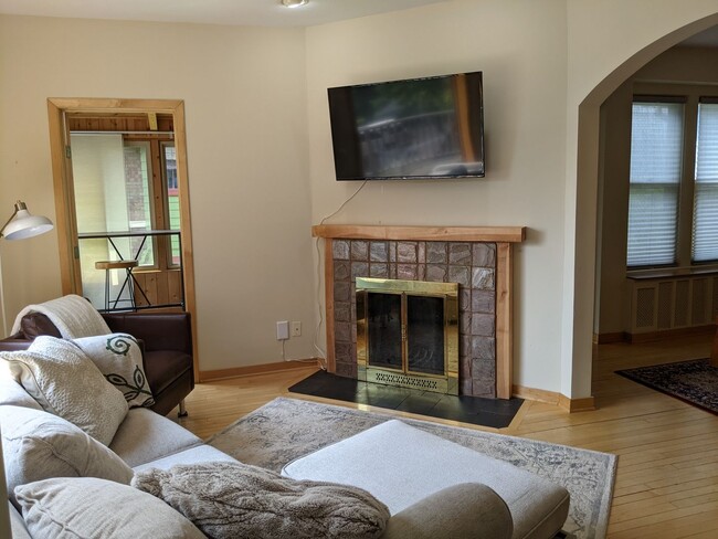 Photo - 2507 Branch St