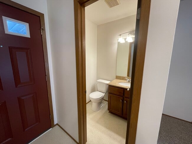 Photo - 2703 Vineyard Dr