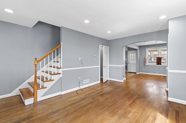 Photo - 6832 Broening Rd