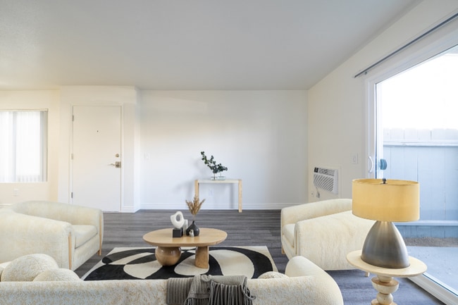 Building Photo - 343 Autumn Dr Unit 126