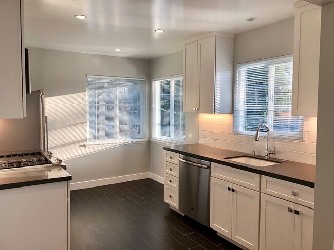 Menlo Pointe Apartments