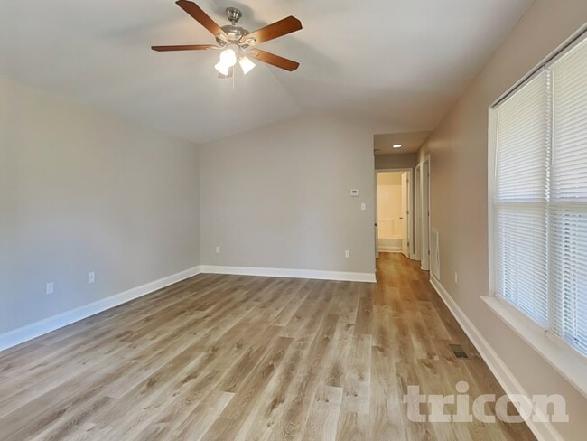 Photo - 2010 Beauty St